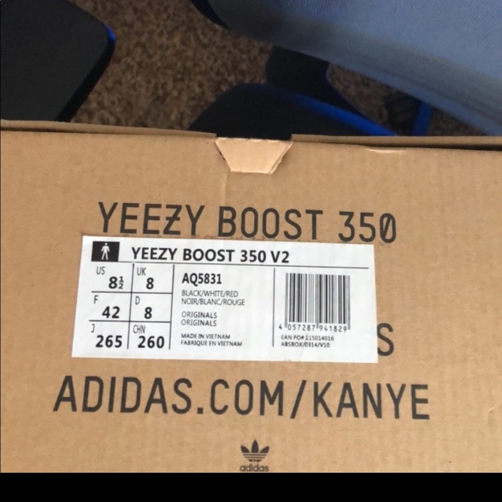 Yeezy 350 boost v2 bred